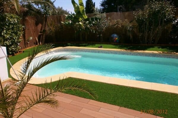 Gazon synthetique aubagne tour de piscine